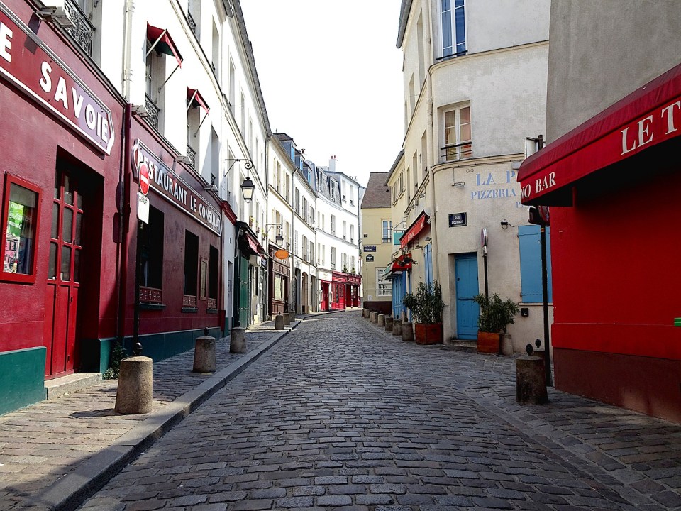 street, montmartre, paris